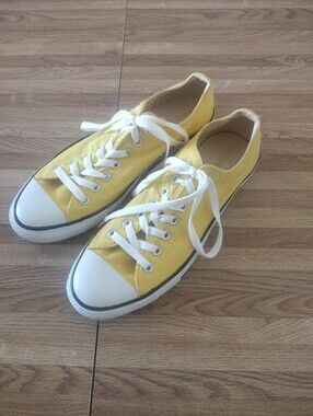 Converse Unisex Chuck Taylor All Star Ox 'Yellow' Sneakers